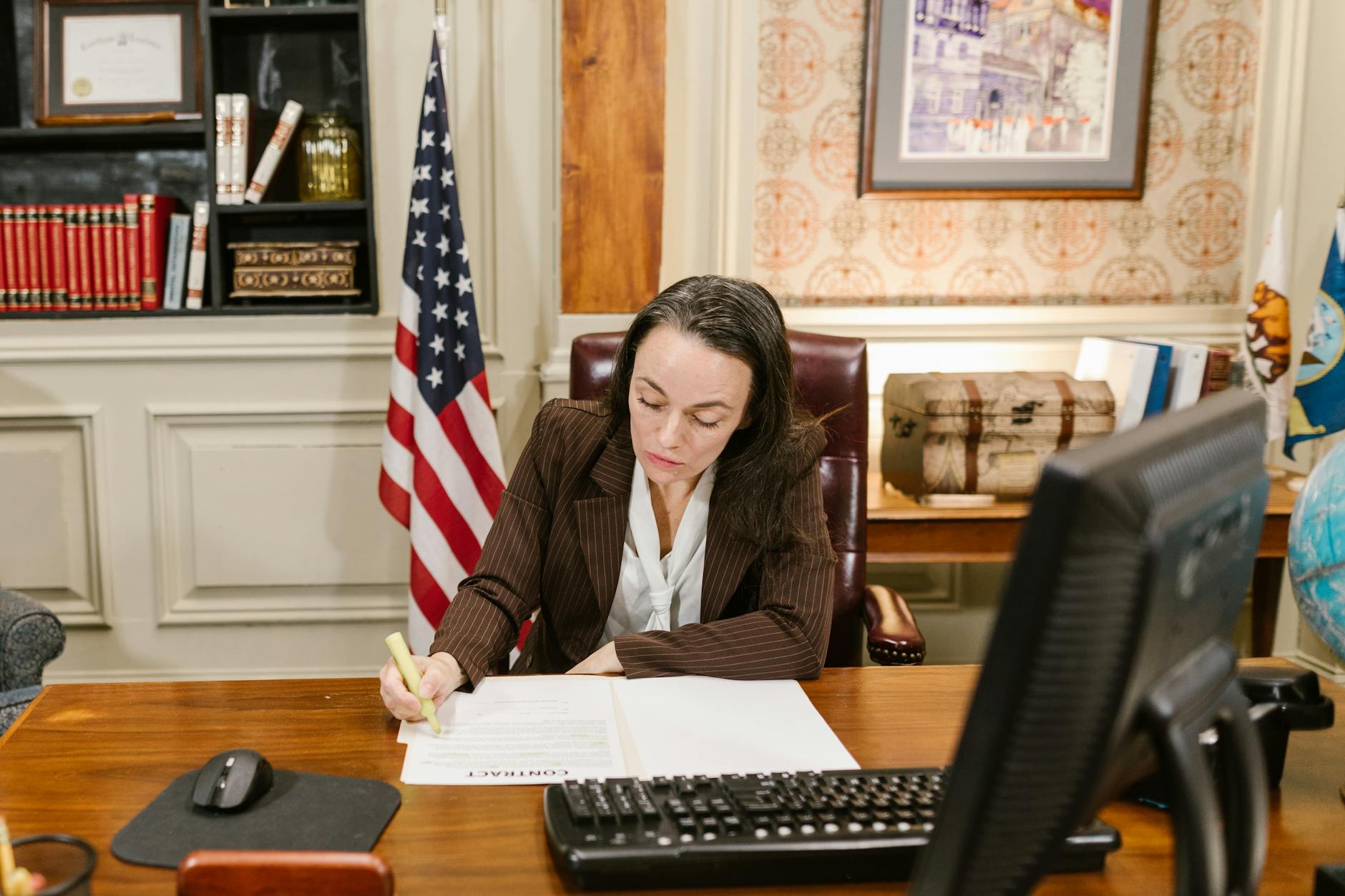 What Does A Slip And Fall Lawyer Do In New York - Featured image
