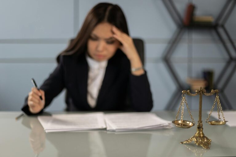 What Does A Wage And Hour Lawyer Do - Featured image