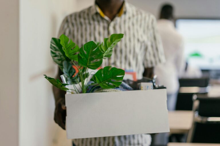 How Do Lost Wages Work In A Personal Injury Claim - Featured image