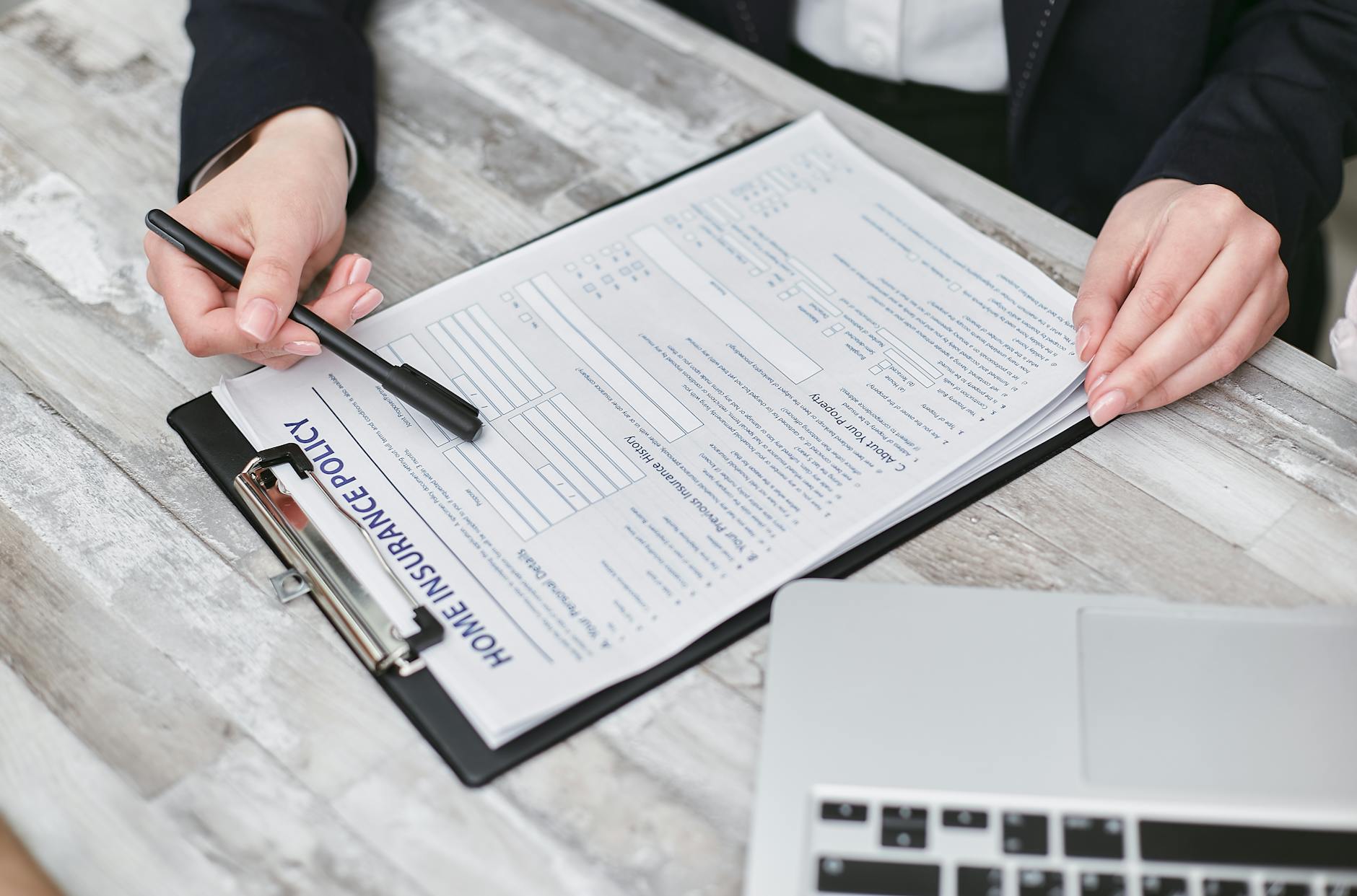 How Long Does an Insurance Company Have to Settle a Claim - Featured image