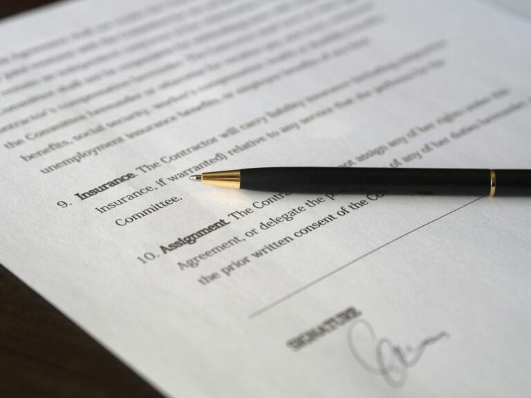 How to Negotiate a Settlement With an Insurance Company - Featured image