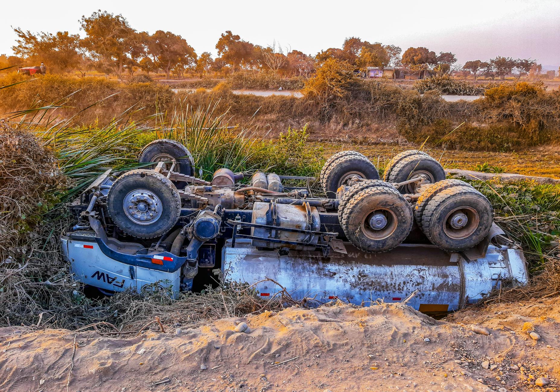 When Truck Accident Injuries Make Legal Representation Essential