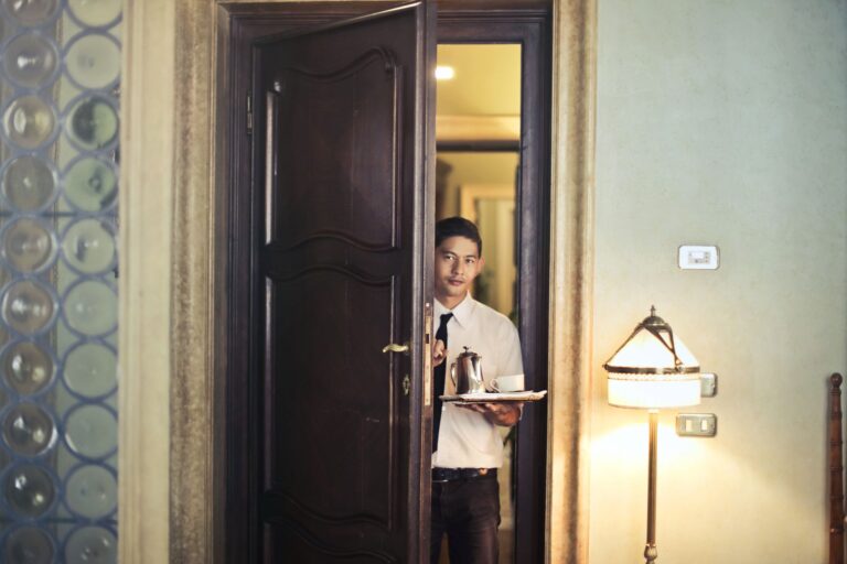 Guest seeks damages from Denver hotel following bat injury incident - Featured image