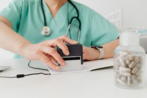 Medical Malpractice: Unanimous Decision Allows Therapist Lawsuit to Proceed - Featured image