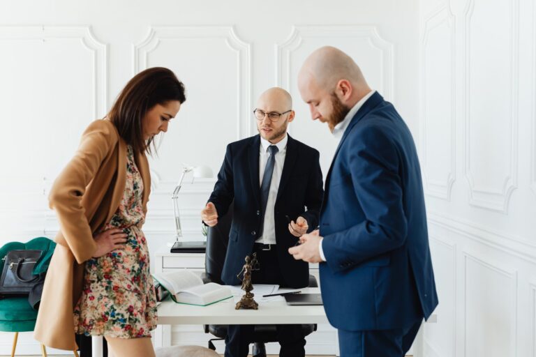 Client Demands Payment From Attorney Over Alleged Professional Negligence and Malpractice - Featured image
