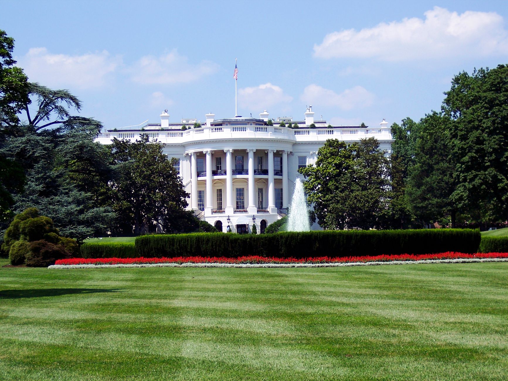 Ex-White House attorney warns Trump manipulating midterm election odds - Featured image