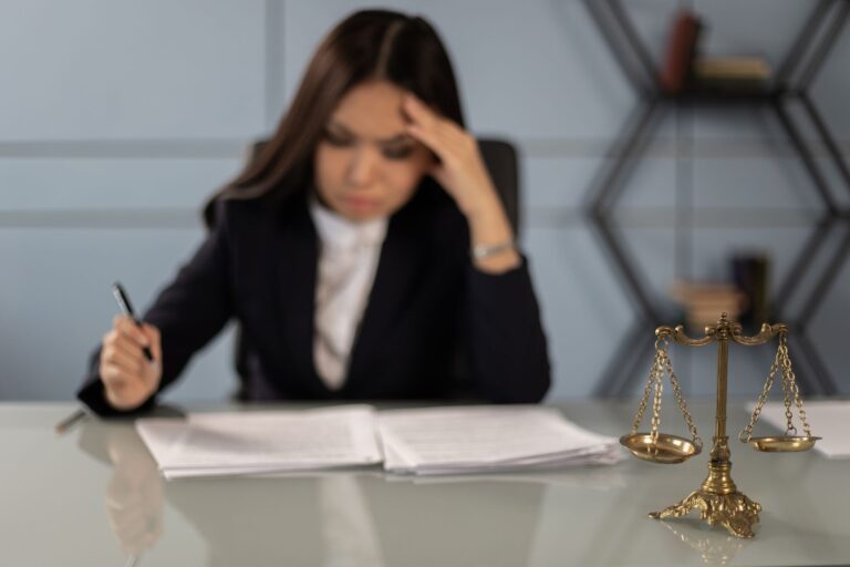 Negligence Lawsuit Defense: Court Orders Insurer to Cover Cost - Featured image