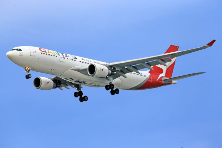 Qantas Airways Faces $105 Million Lawsuit Affecting 1 Million Passengers - Featured image