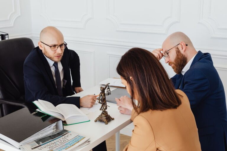 Client Demands Payment From Attorney Over Alleged Professional Negligence and Malpractice - Featured image