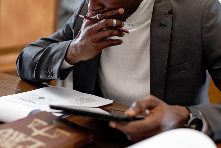 Negligence Lawsuit Defense: Court Orders Insurer to Cover Cost - Featured image