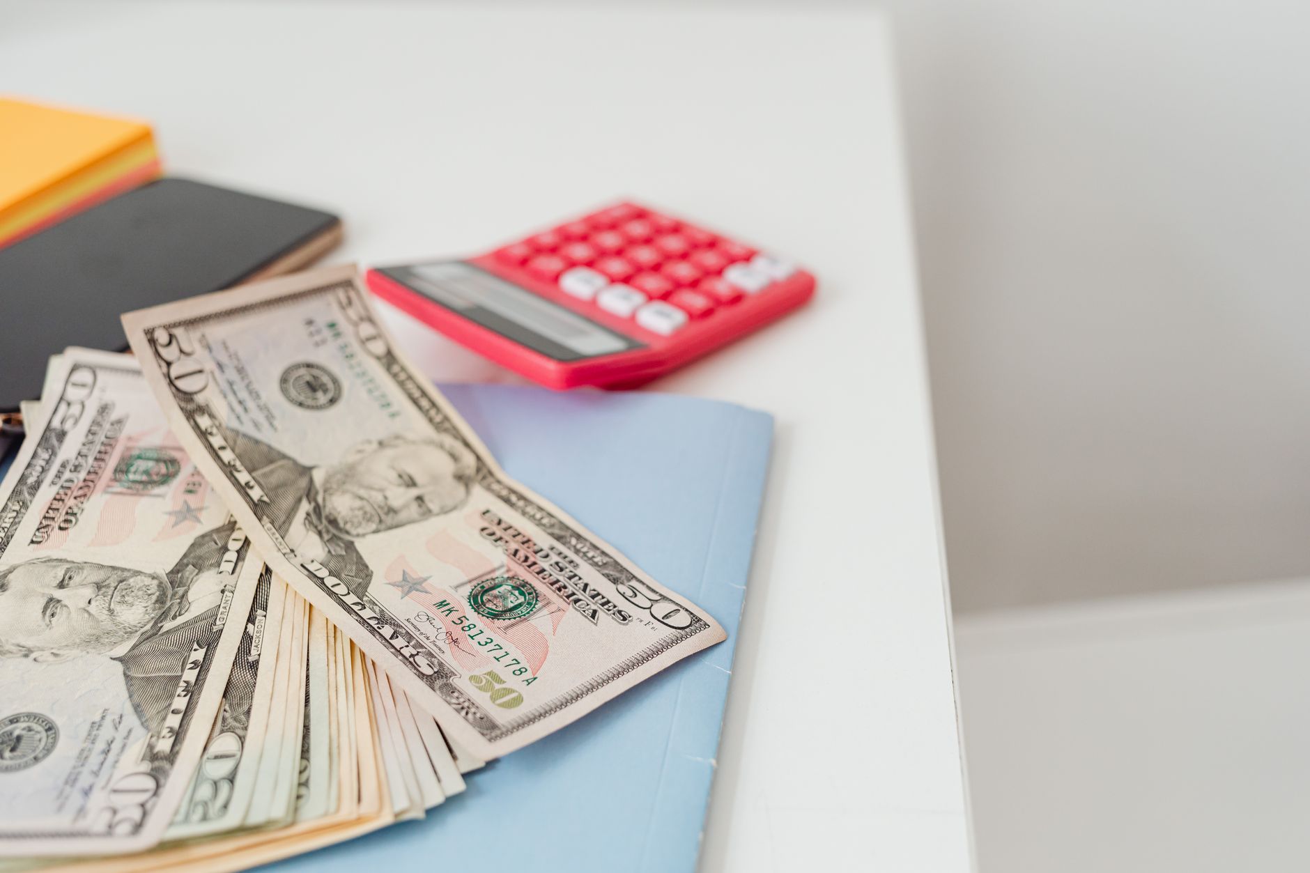 Gavel and calculator, illustrating damages in the ChatGPT human-review lawsuit